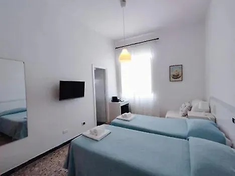 Agenzia Isotur Mari Di Ponente